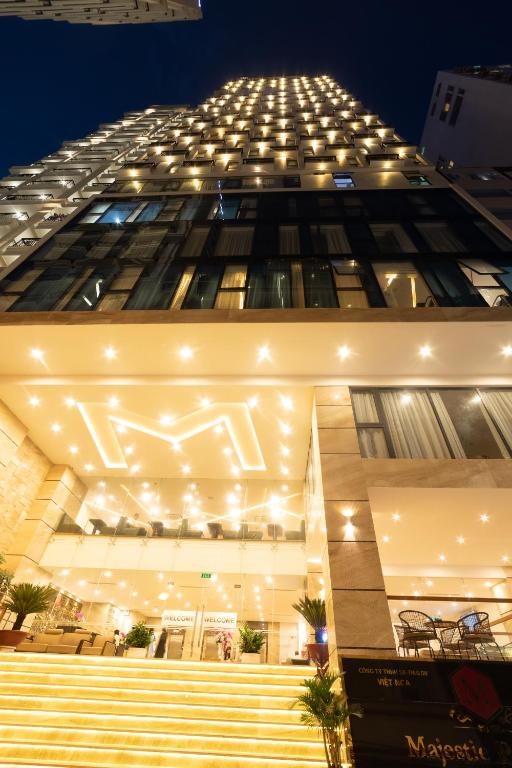 Bí Quyết Kỳ Nghỉ Nha Trang Cao Cấp: Majestic Premium Hotel - Đẳng Cấp Giữa Lòng Thành Phố Biển