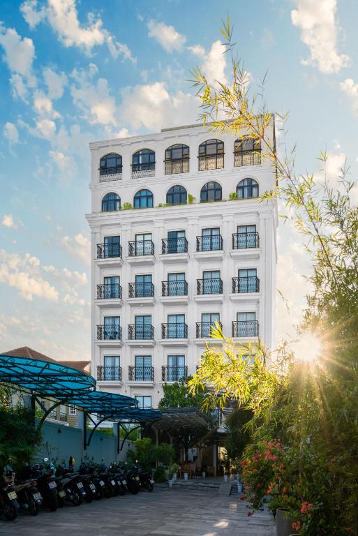 Le Cap Hotel & Apartment Rooftop Gym, khách sạn nổi bật với vị trí thuận tiện cho du lịch và nghỉ dưỡng
