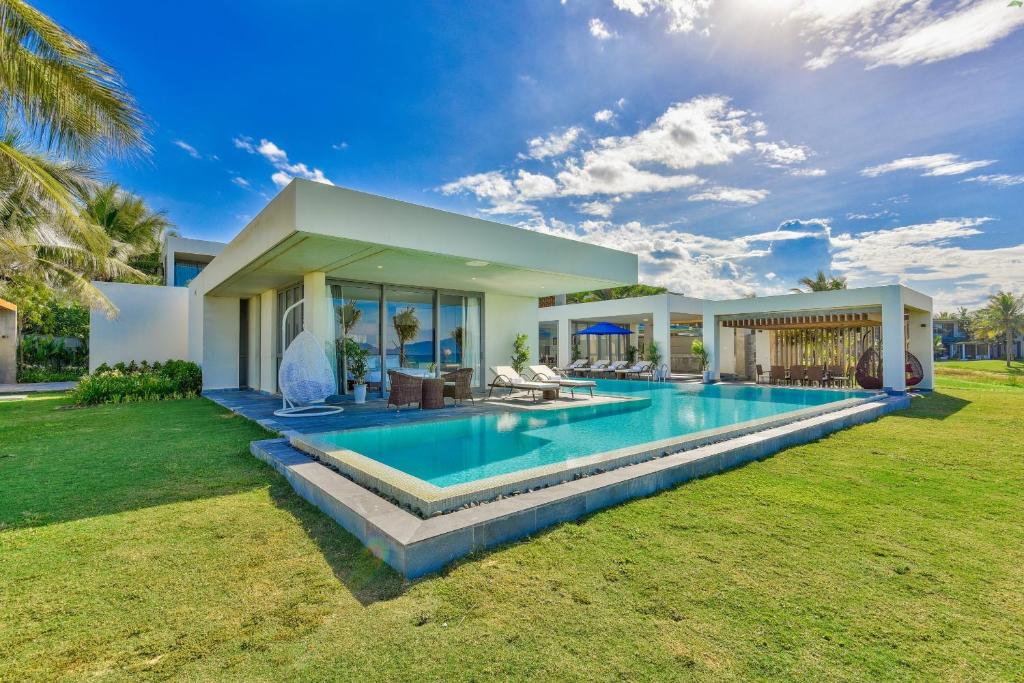 Ocean Luxury Villas Đà Nẵng, biệt thự boutique sang trọng với hồ bơi ngoài trời quanh năm