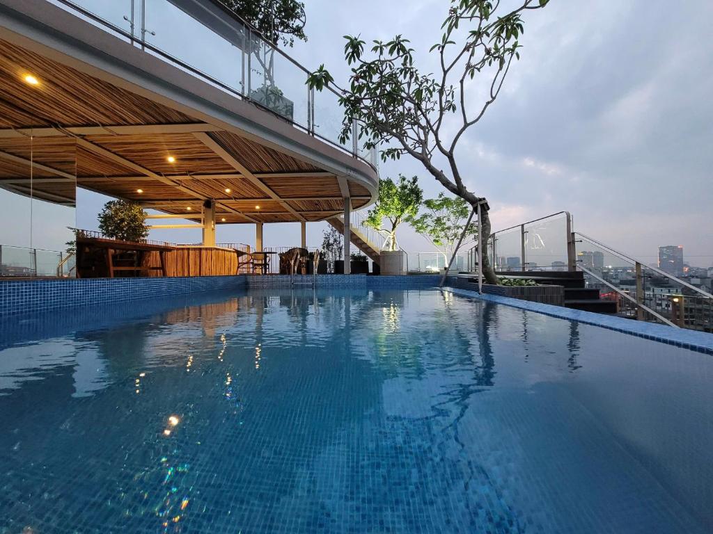 Hanoi Riverview Boutique Hotel & Apartment, khách sạn sang trọng Hà Nội với hồ bơi ngoài trời và dịch vụ quốc tế