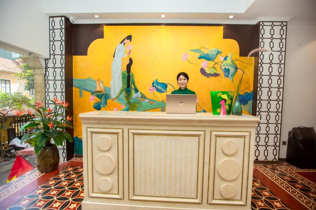 Hanoi Center Silk Boutique: Điểm Đến Lụa Tơ Tằm Thật Hoàn Hảo Gần Nhà Hát Múa Rối Thăng Long