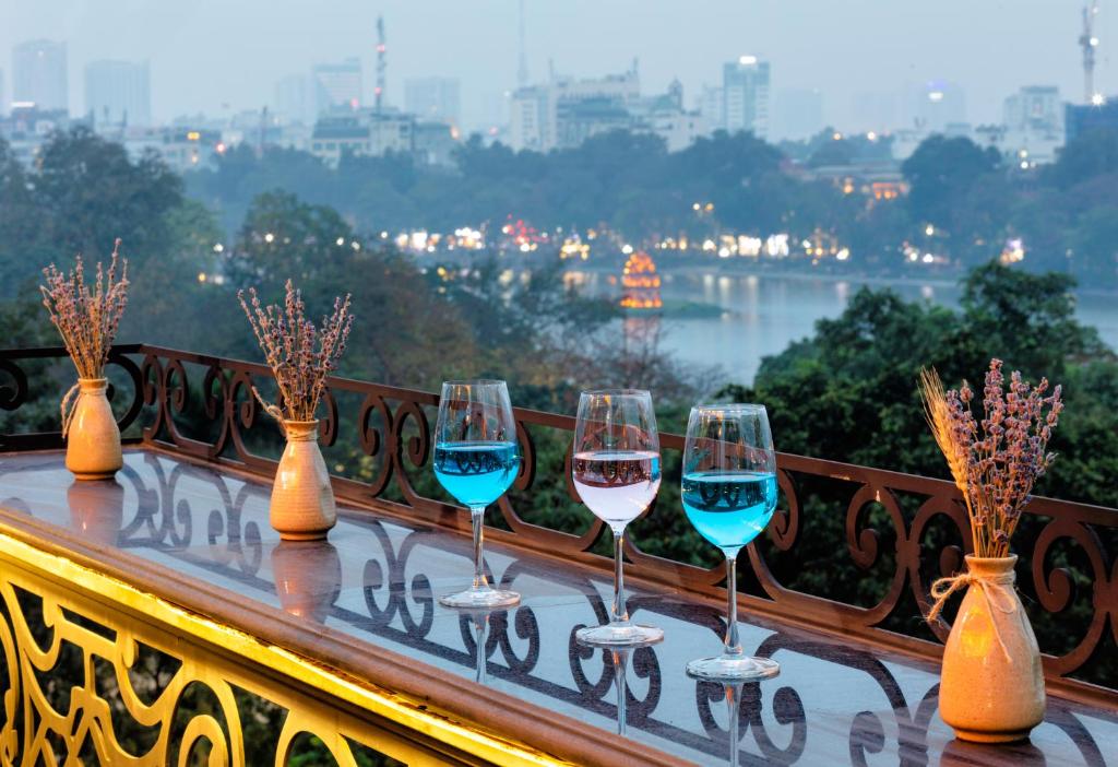 Review Thật Hanoi Media Hotel & Spa: Ở 1 Đêm Bên Hồ Gươm Mà Muốn Bán Nhà Dọn Vào Ở Luôn