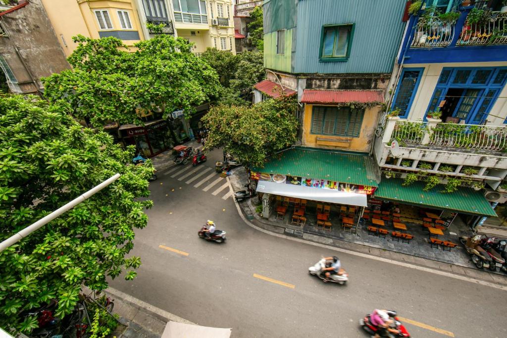 Khách Sạn Gần Hồ Hoàn Kiếm Xa Xỉ Giá Tốt: La Renta Hotel Đáng Trải Nghiệm Nhất