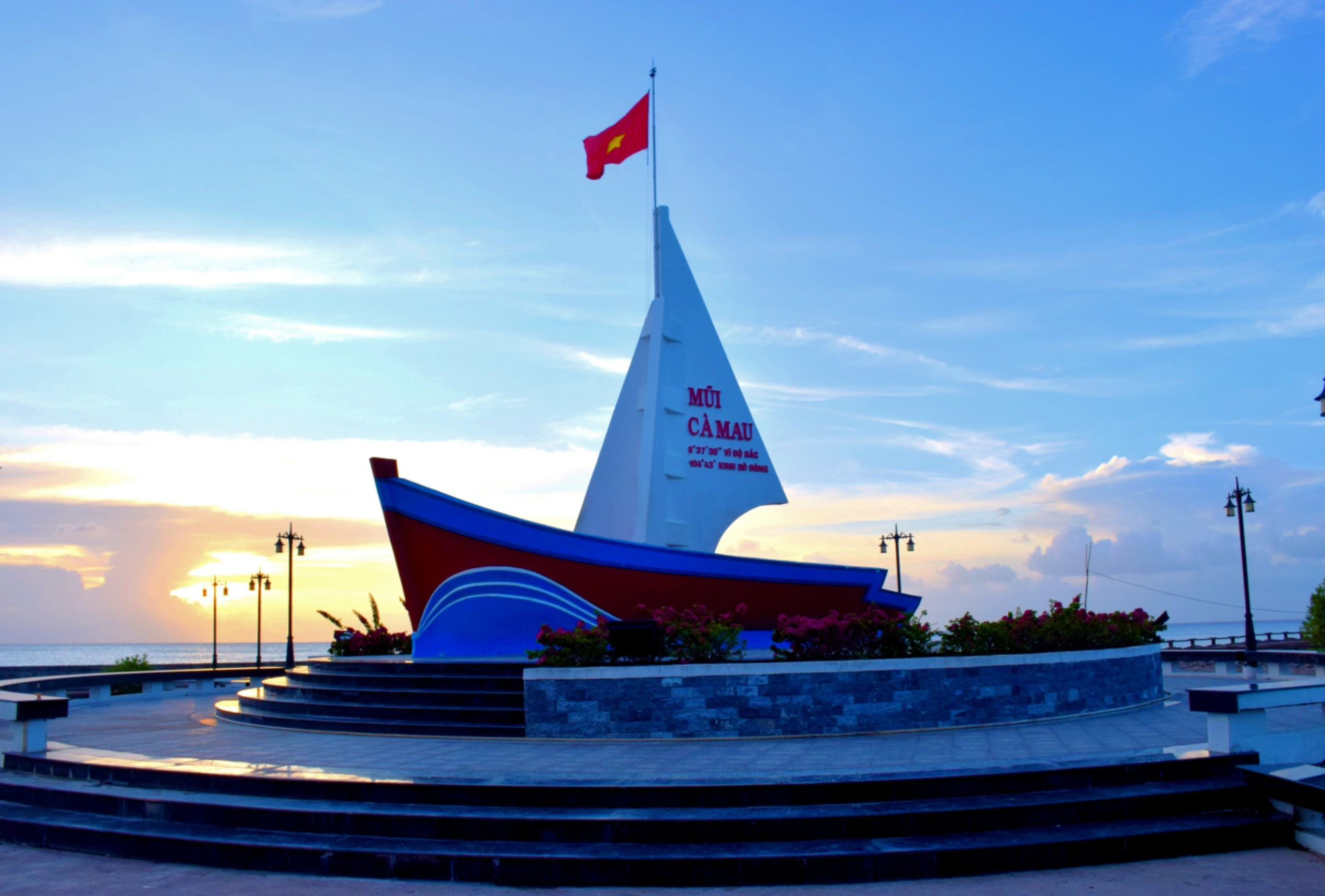 Sắc màu Cà Mau trong tour du lịch, dấu ấn Tượng đài giữa miền đất mũi