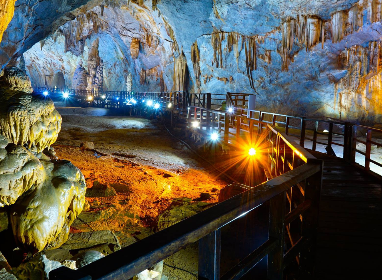Tour Combo Di Sản Kỳ Vĩ Khởi Đầu Năm Mới, Từ Sài Gòn Phố cổ Hội An đèn lồng + Đại Nội Huế + Động Thiên Đường, Hành trình 5 ngày 4 đêm mát mẻ, Book ngay để năm mới thật "xịn"